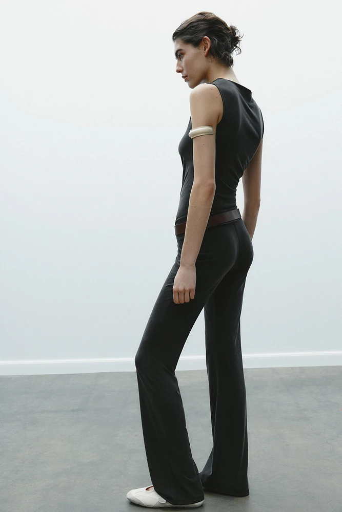 FLOWY FLARED PANTS
