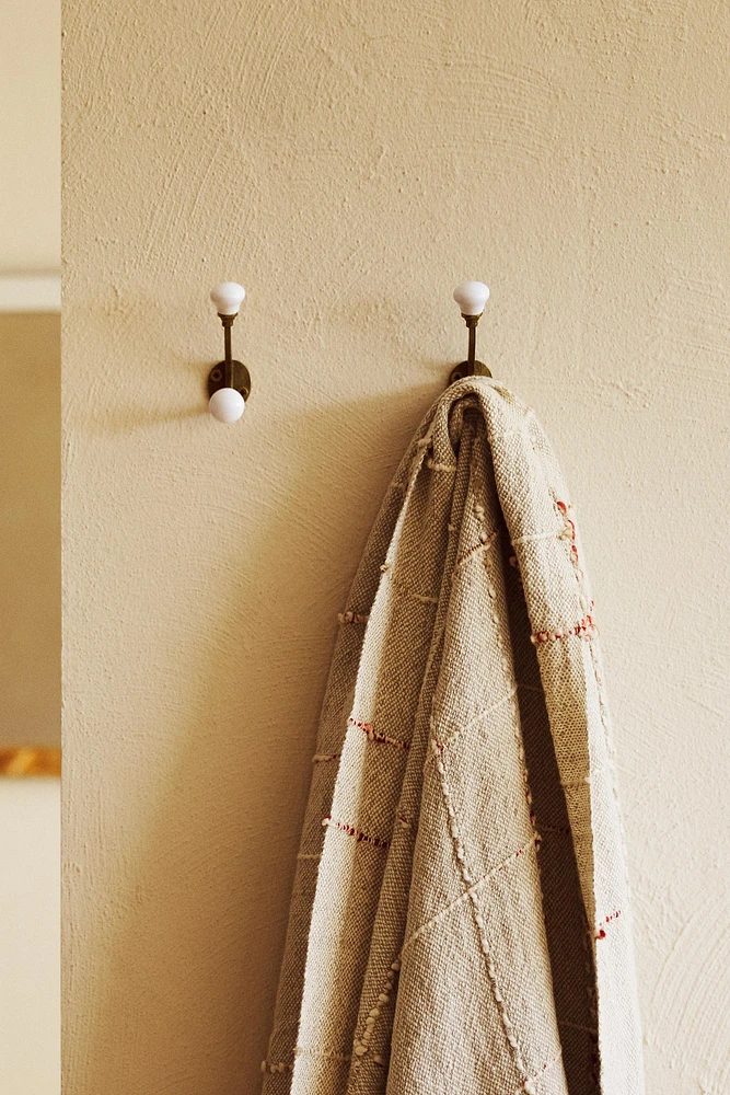 CERAMIC HOOK