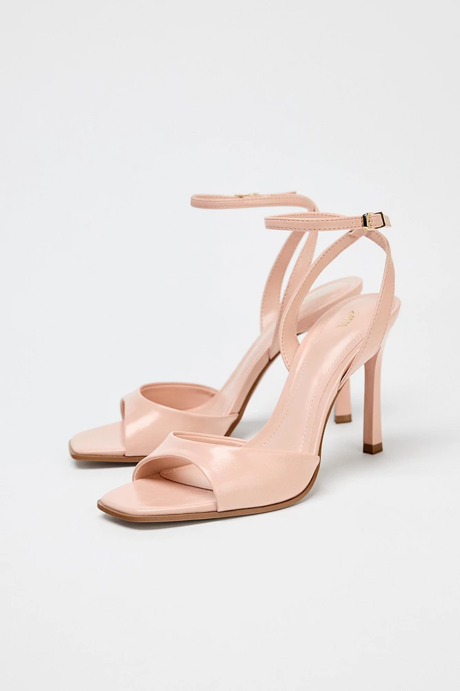 CRACKLED EFFECT HEELED SANDALS