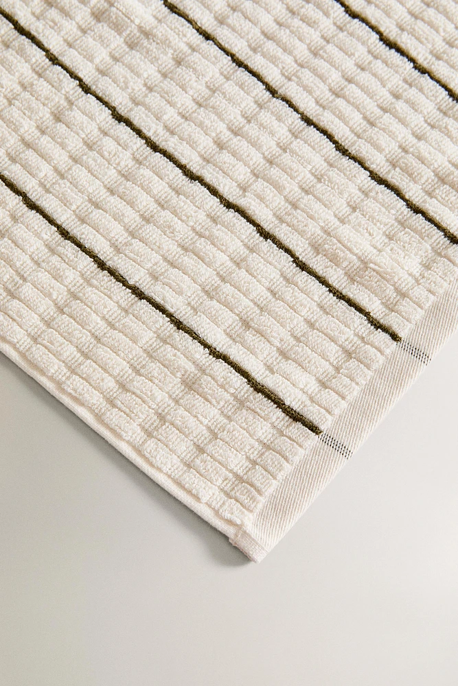 STRIPED TEXTURED BATH TOWEL
