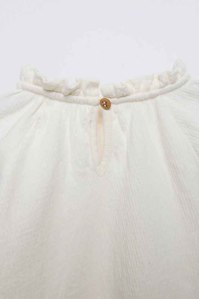 EMBROIDERED FLOWER T-SHIRT