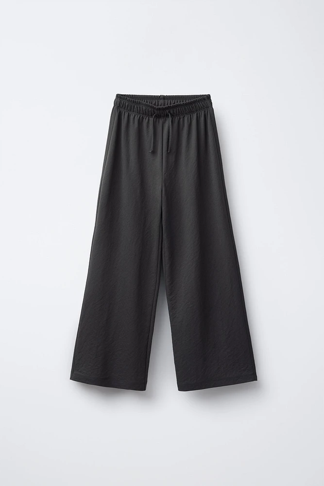 FLOWY WIDE LEG PANTS