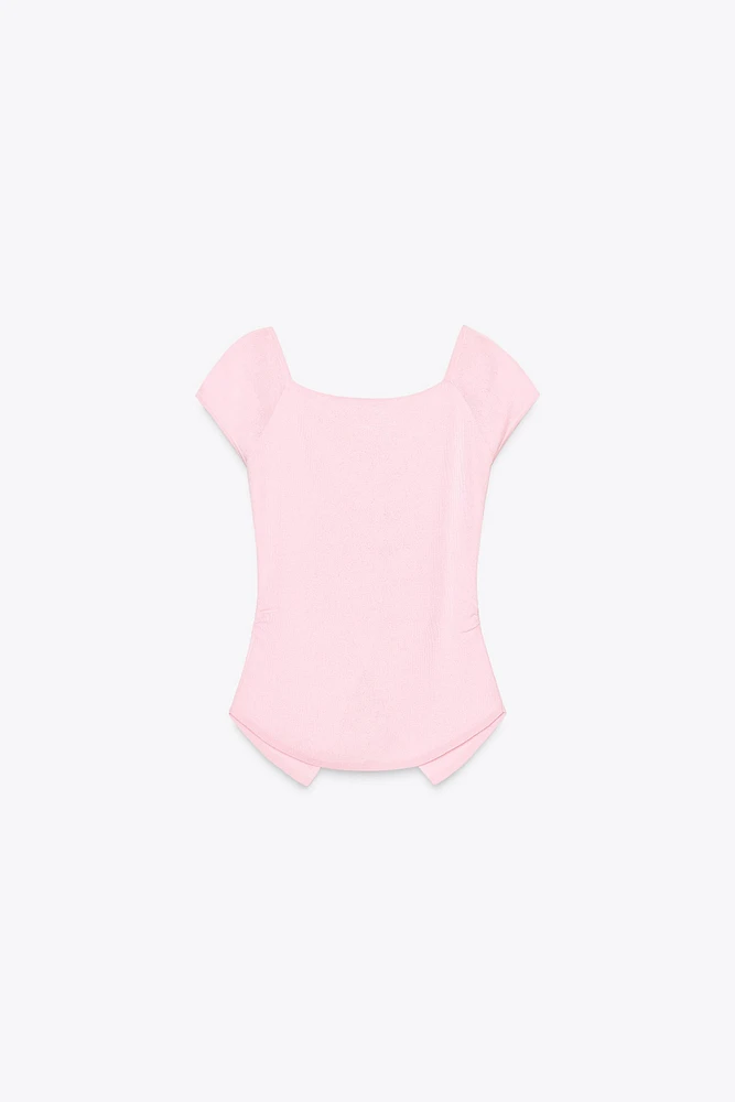 RUCHED KNIT TOP