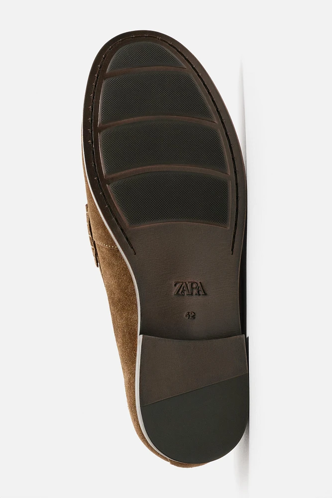 LEATHER LOAFERS WITH APPLIQUÉ