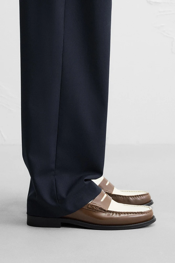 MOCASSINS EN CUIR AVEC MASQUE CONTRASTE