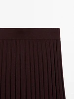 Pleated midi skirt with elastic waistband
