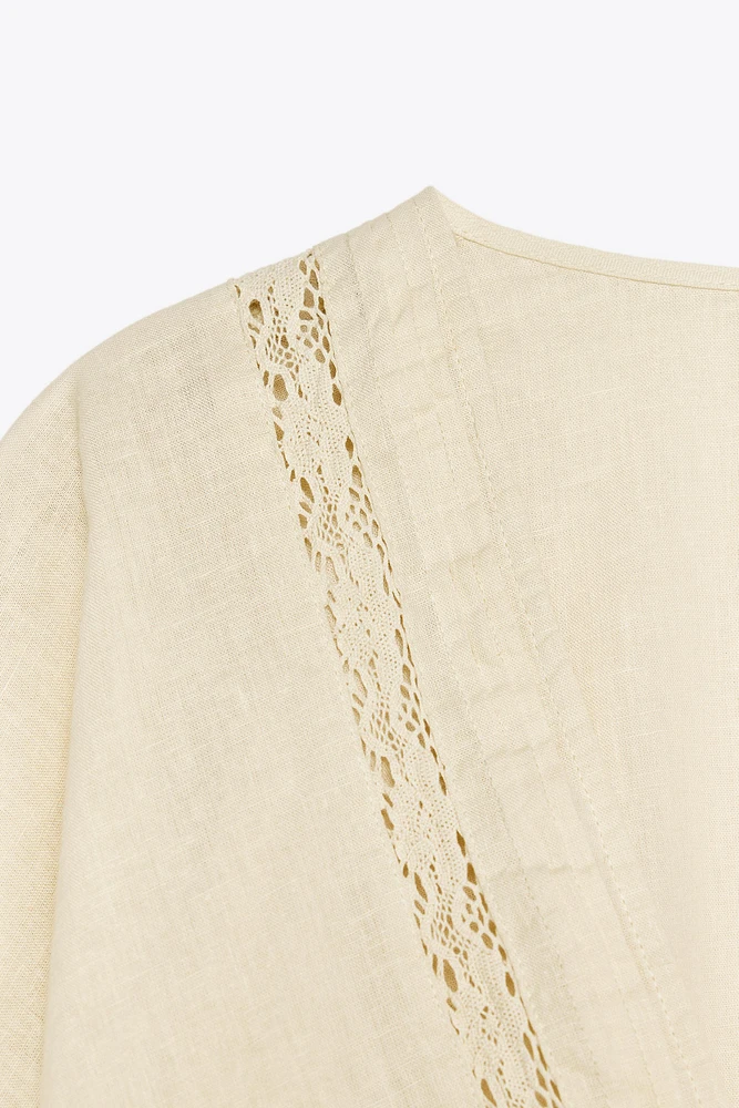 LINEN TOP WITH LACE DETAILS
