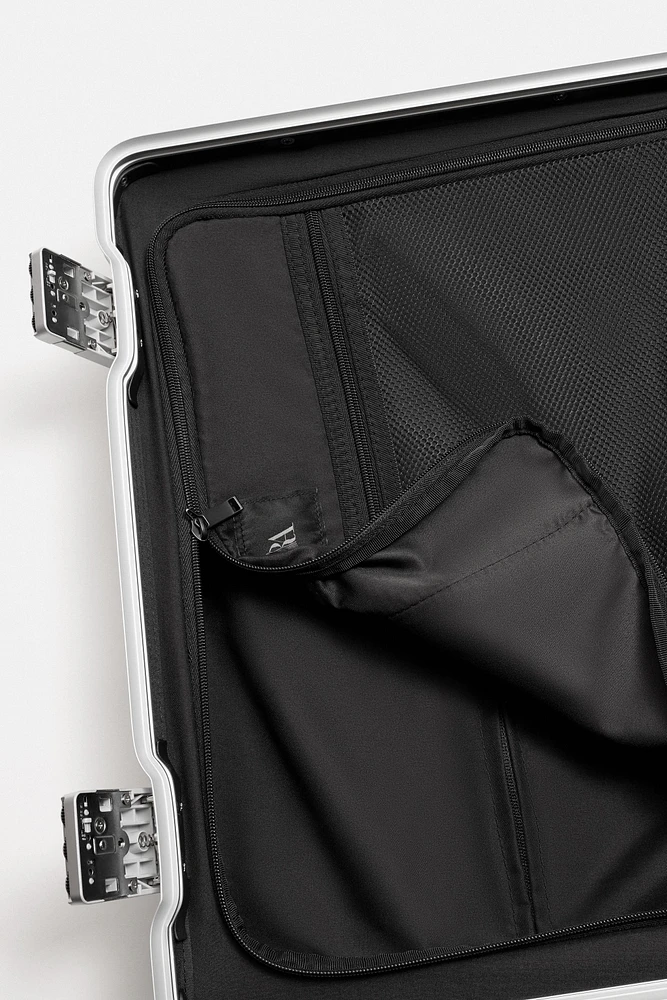 TRAVEL SUITCASE