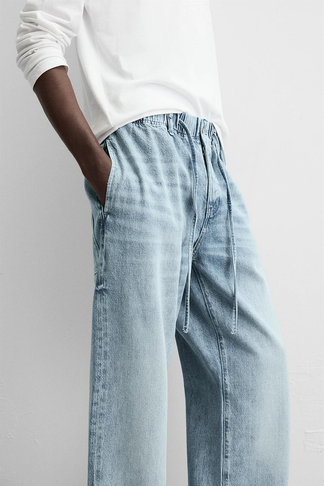 RELAXED FIT JOGGER WAIST JEANS
