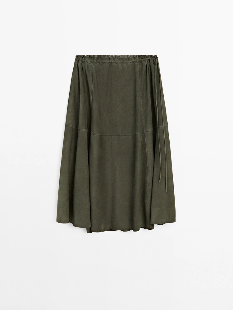 Jupe froncée en cuir finition daim