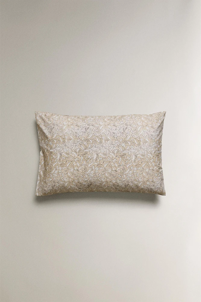 LEAF PRINT PILLOWCASE