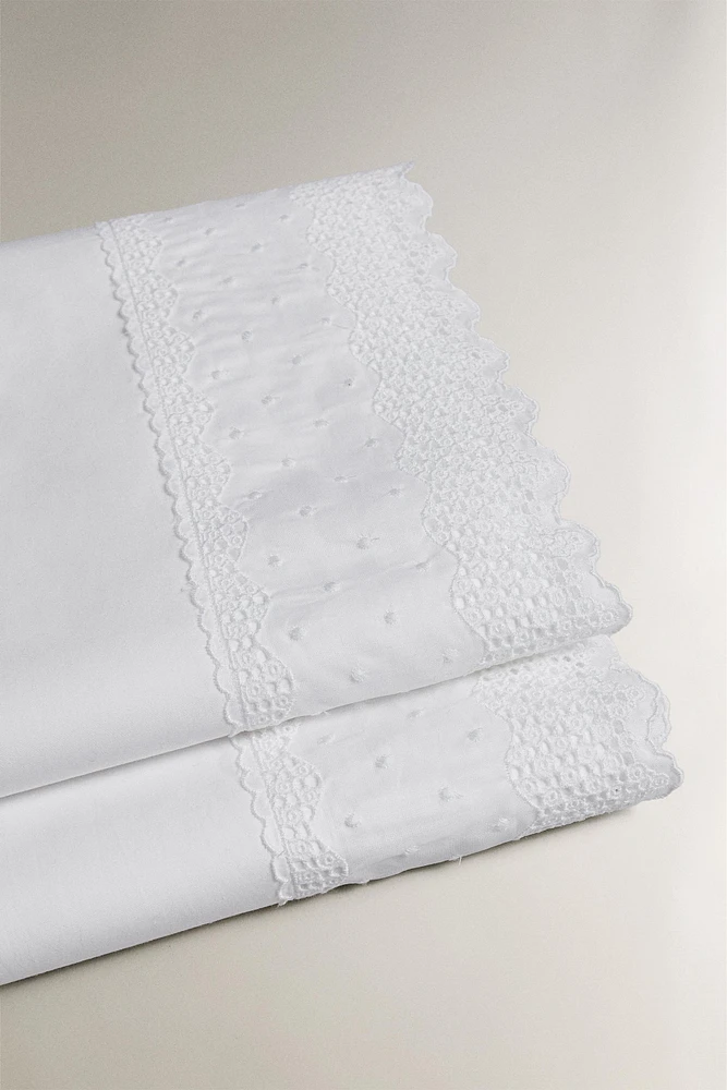 DRAP PLAT BRODÉ