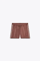 SHORTS SATINÉS AVEC DENTELLE
