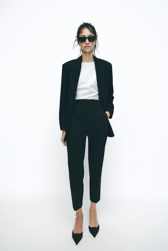PANTS WITH A HIGH WAIST