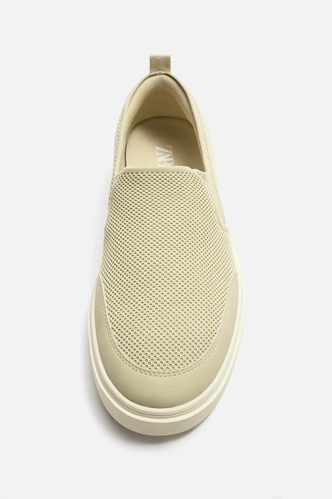 CHAUSSURES EN TISSU ET MAILLE