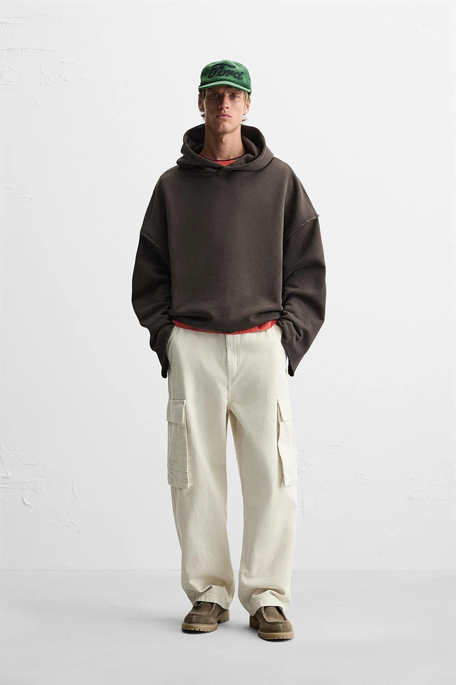 BOXY FIT HOODED SWEATSHIRT