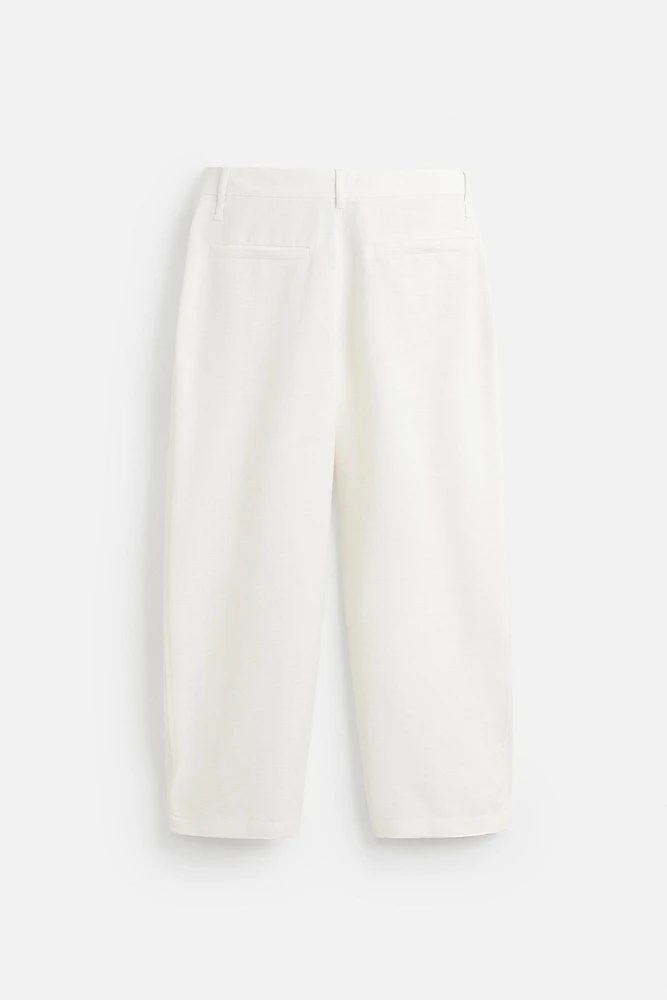 PANTALON COUPE DÉCONTRACTÉE À PLIS