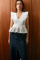 TOP AVEC BRODERIES PERFORÉES