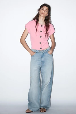 HEART BUTTON KNIT TOP