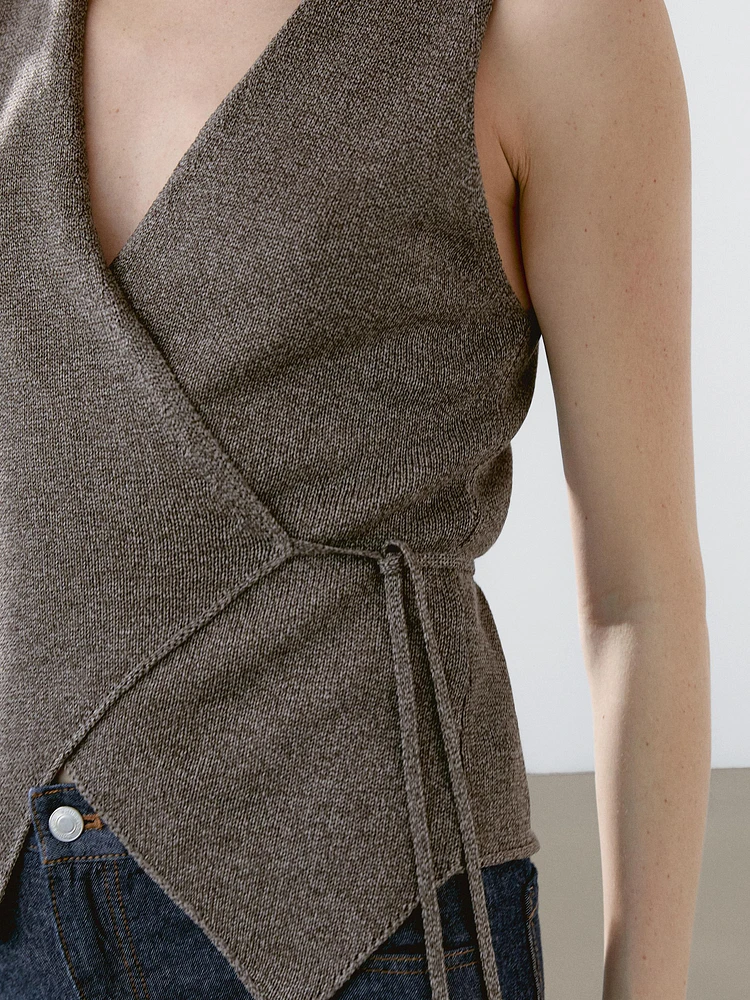 Veste sans manches cache-cœur en maille moulinée