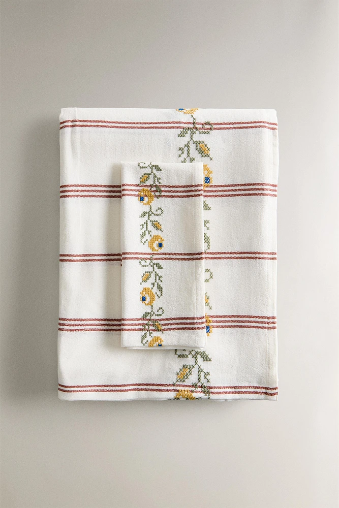 CROSS STITCH TABLECLOTH WITH FLORAL EMBROIDERY
