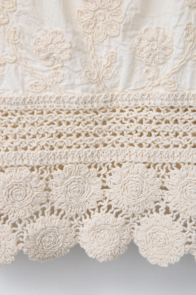 CROCHET KNIT FLORAL TOP