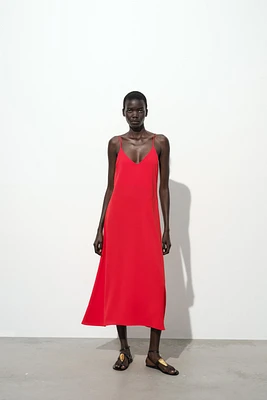 FLOWY LONG DRESS