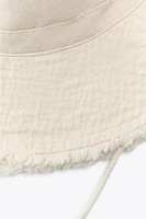 FRAYED BUCKET HAT