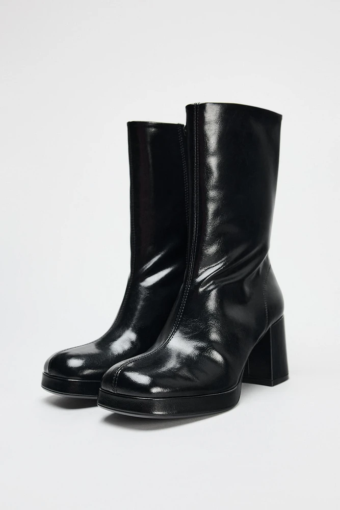 BOTTINES À TALONS ET PLATEFORMES