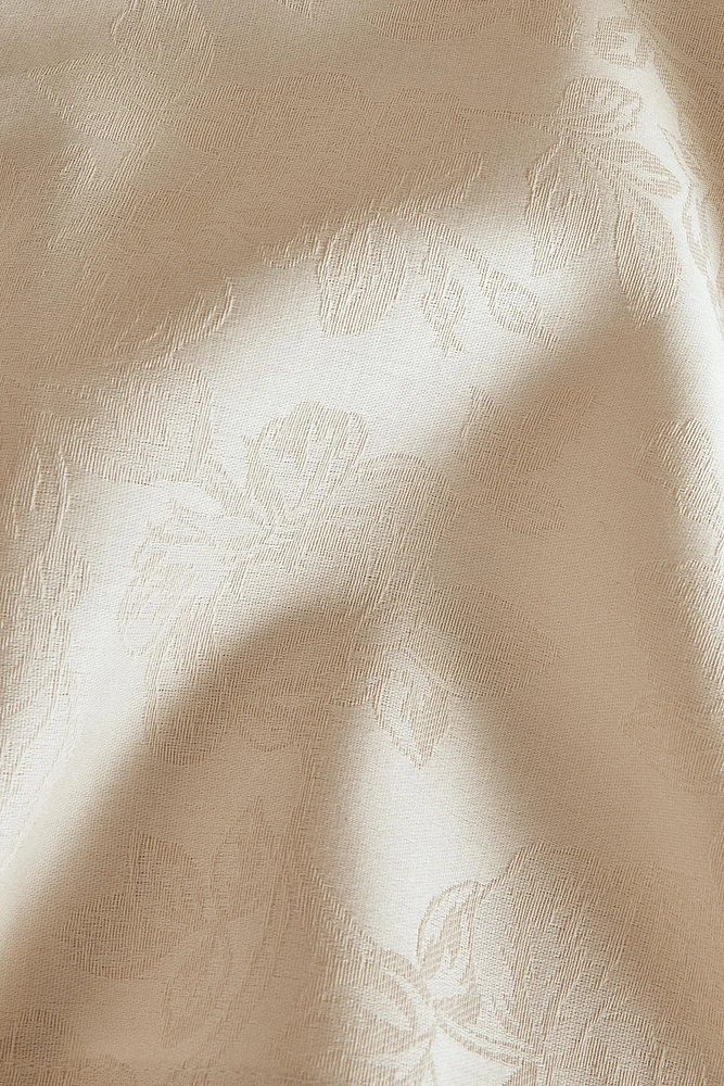 FLORAL JACQUARD TABLECLOTH