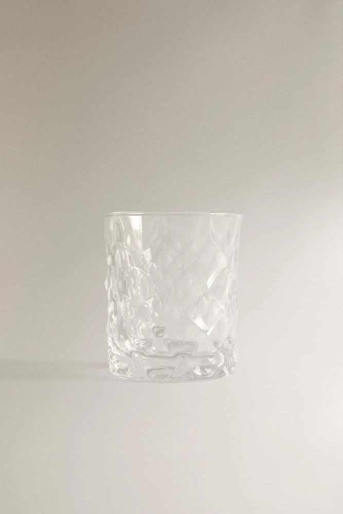CRYSTALLINE TUMBLER WITH RAISED DESIGN