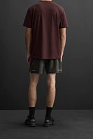 TEXTURED RUNNING SHORTS