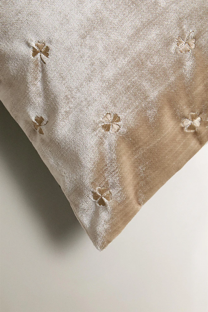 CLOVER THROW PILLOW COVER