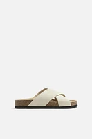 SANDALES EN CUIR CROISÉES