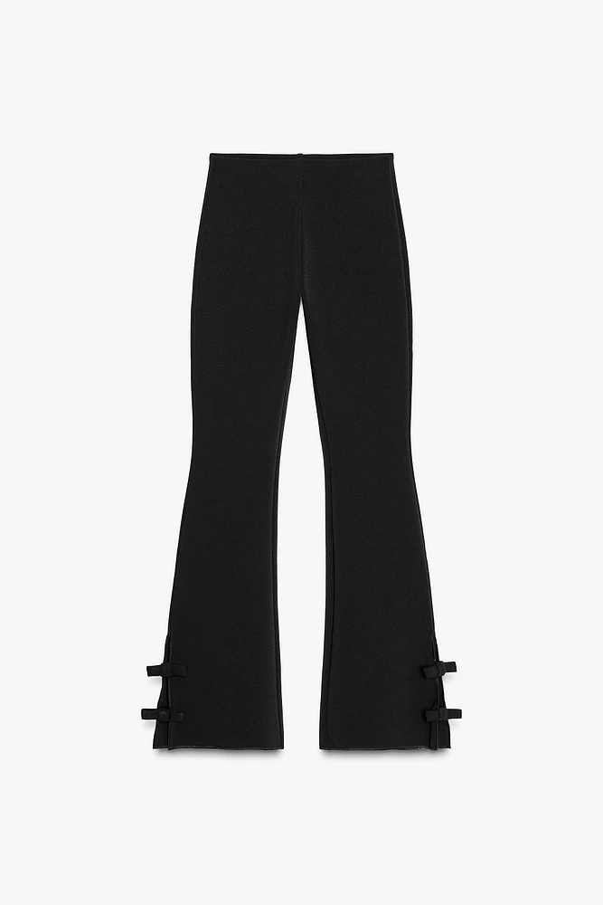 LEGGING STRETCH FLARE AVEC LACETS