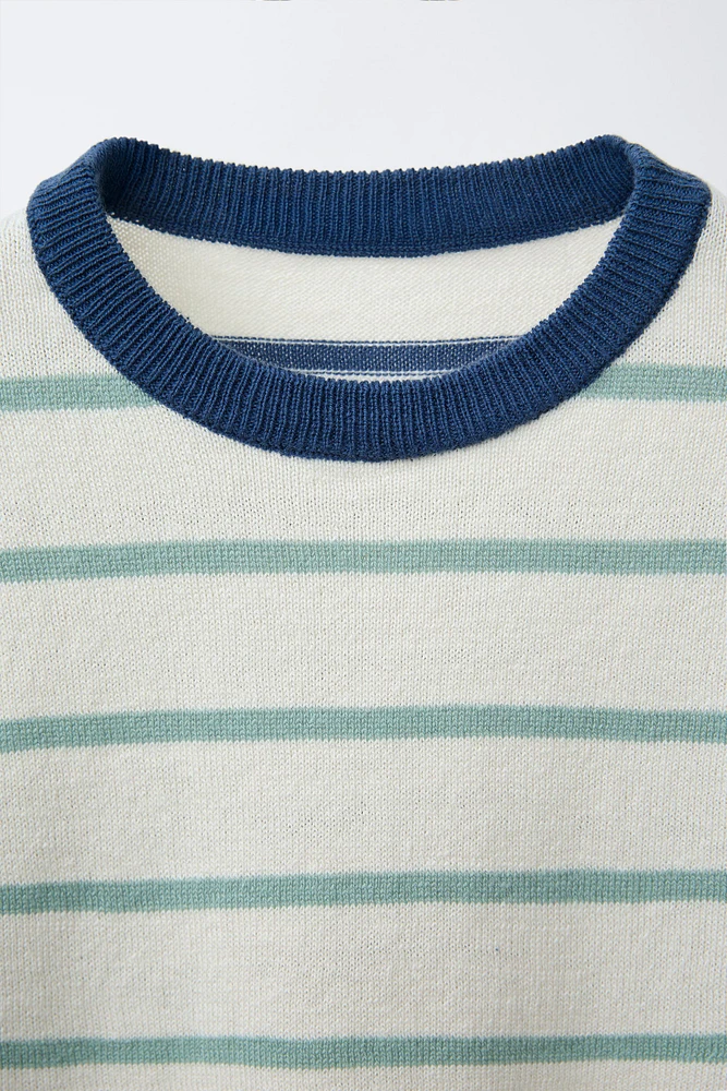 T-SHIRT EN MAILLE À RAYURES