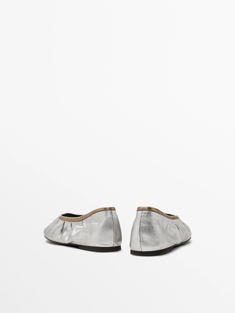 Gathered metallic ballerinas