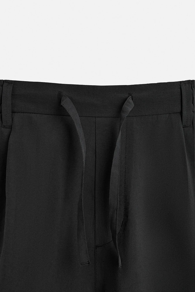 BERMUDA REGULAR FIT COURTE