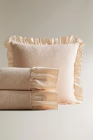 CHILDREN'S BEDSPREAD WITH RUFFLES