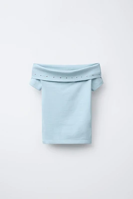 OFF SHOULDER STUDDED T-SHIRT