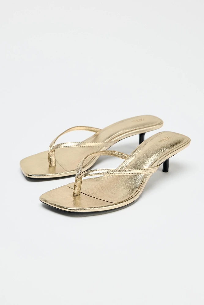 METALLIC EFFECT KITTEN SANDALS