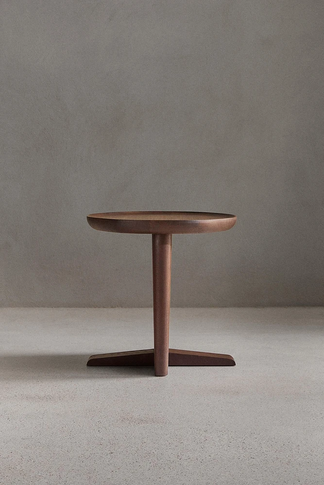 SIDETABLE 03