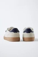 SNEAKERS WITH DETAIL