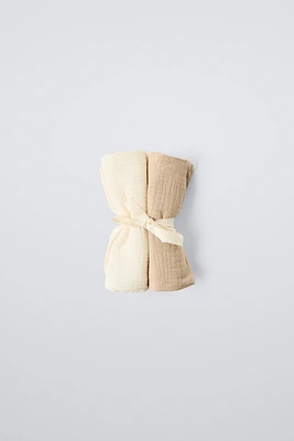TWO-PACK OF BASIC MUSLIN SWADDLES