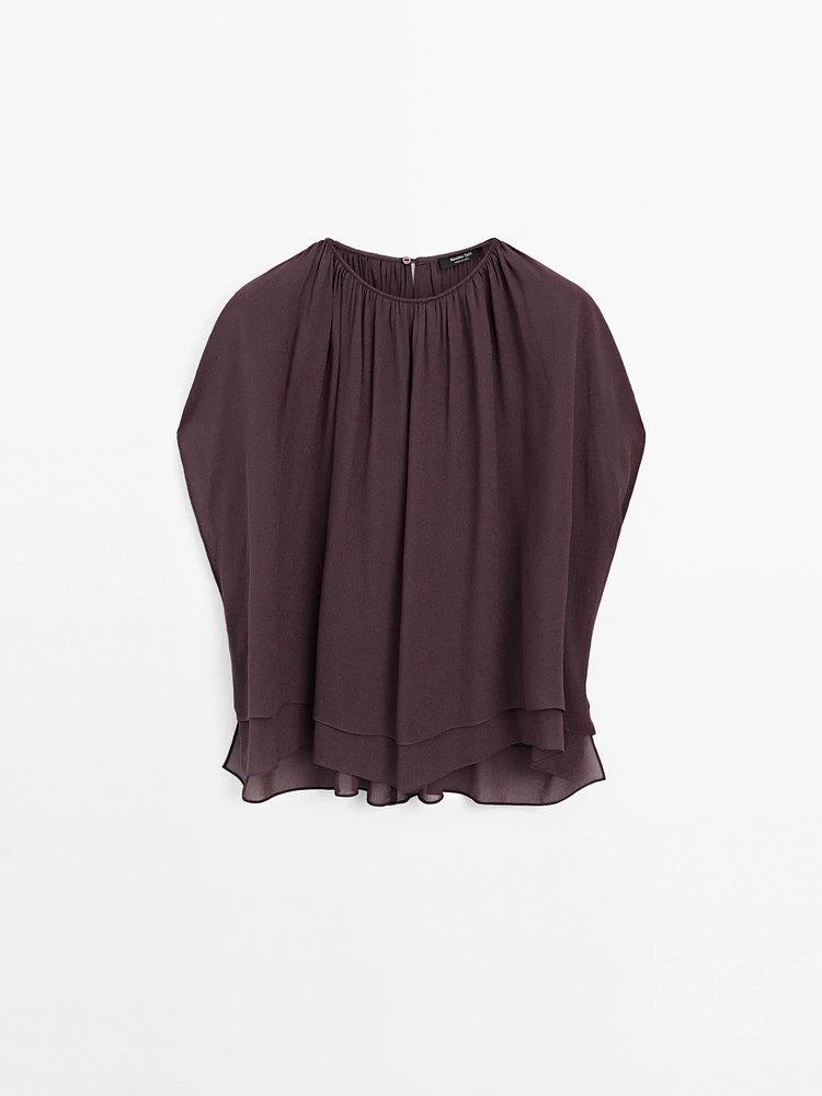 Short double-layer cape