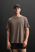 LIGHTWEIGHT TEXTURED T-SHIRT