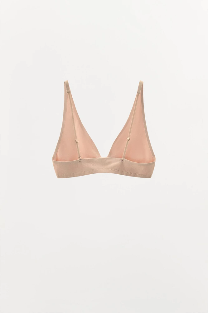 SEAMLESS TRIANGLE BRALETTE