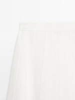 Jupe midi ample avec coutures marquées