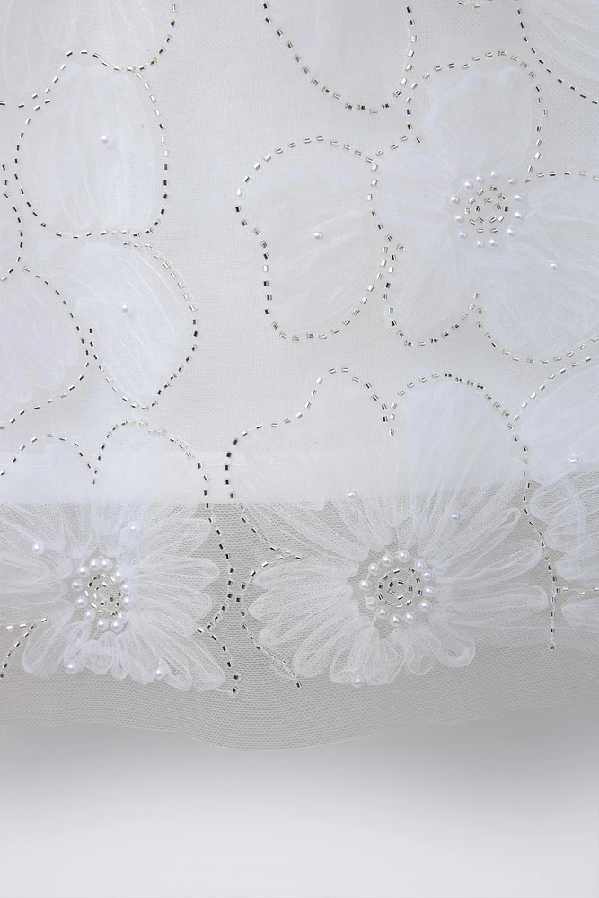 ROBE EN TULLE AVEC PERLES FANTAISIE