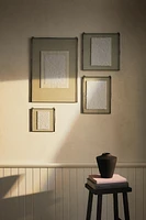 PICTURE FRAME WITH BLACK RIM